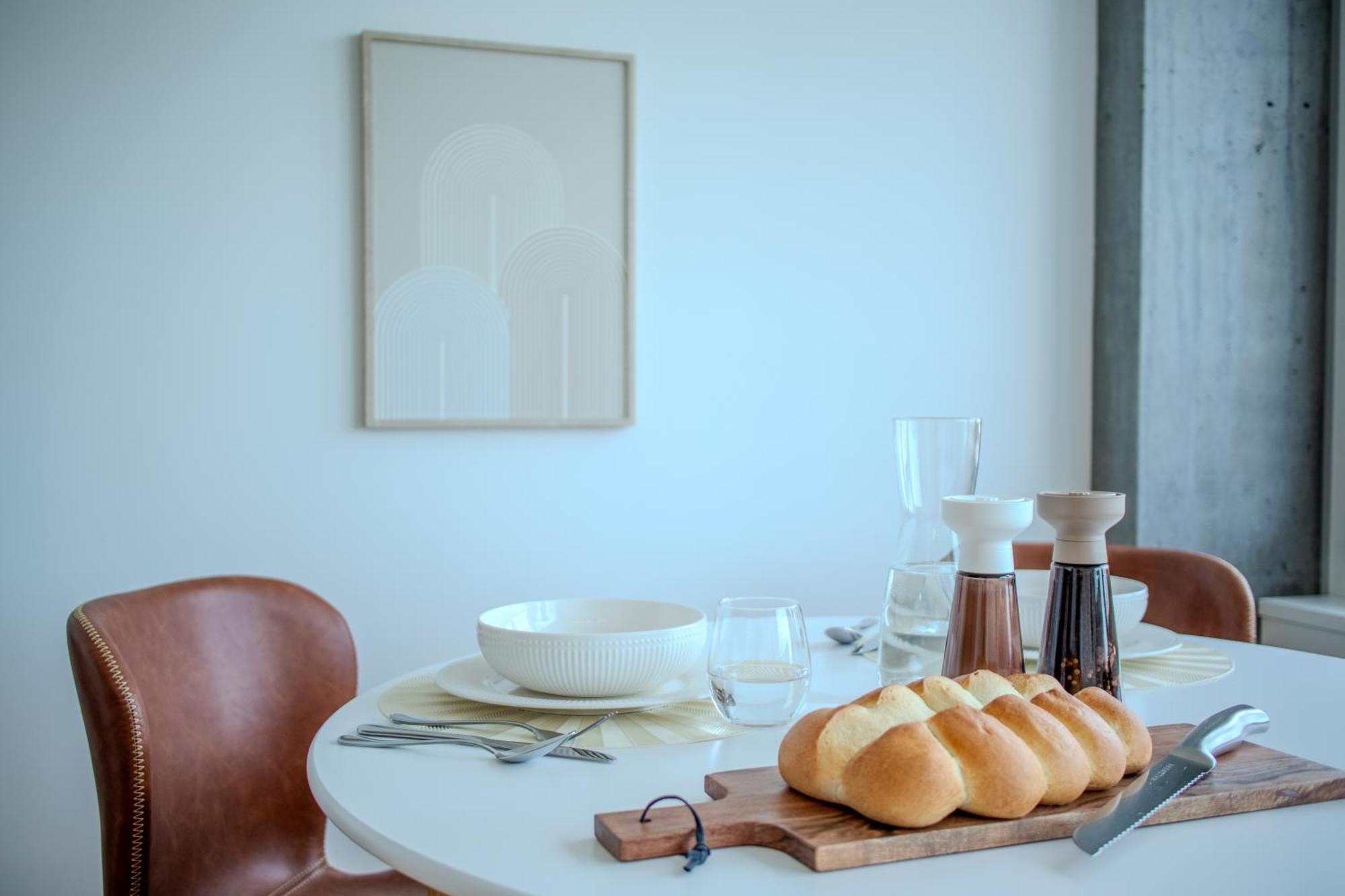 Loewe Apartments Am Rheinfall Neuhausen Am Rheinfall Eksteriør billede